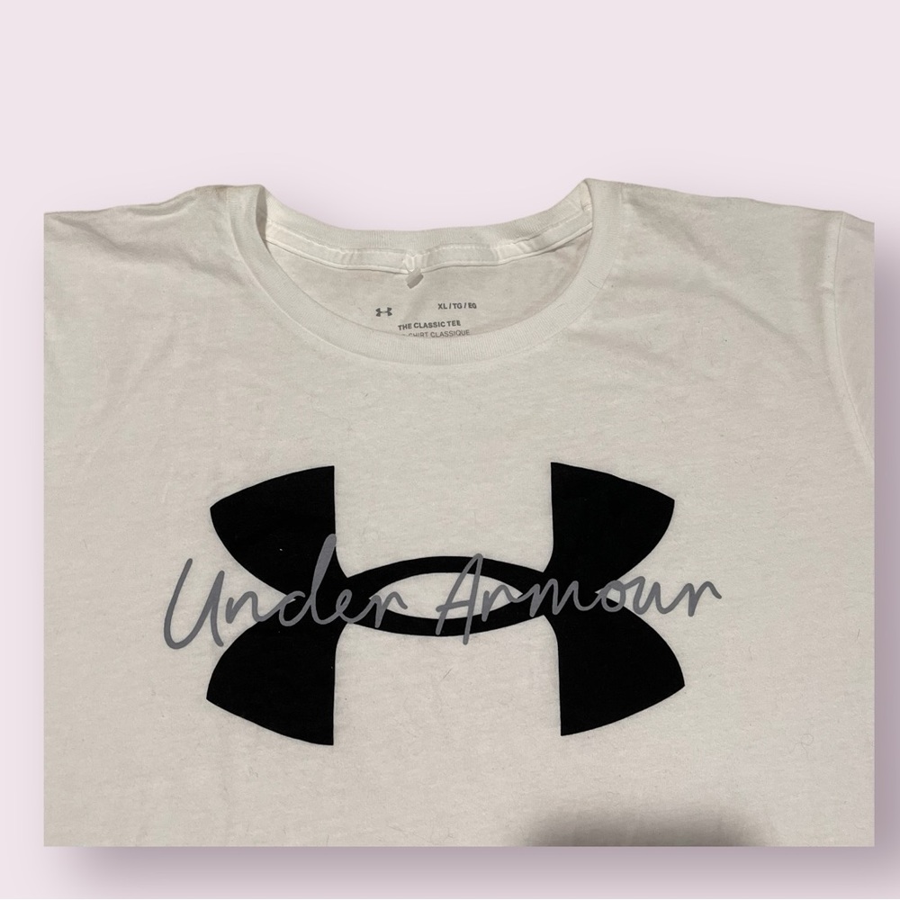 Under Armour white tee with black logo xl NWOT
